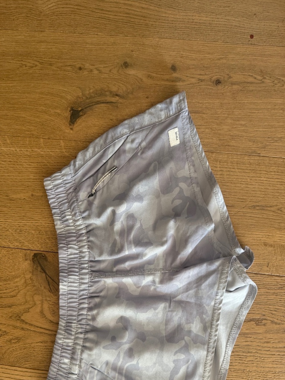 Vuori Athletic Gray Shorts Size S